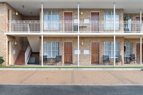 colonial motor inn acacia ridge.
